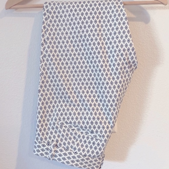 🆕 GAP Skinny White Pants with Black Diamond Print. (Cotton - Spandex) NWOT - Picture 11 of 14